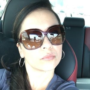 Meet your Posher, Adriana